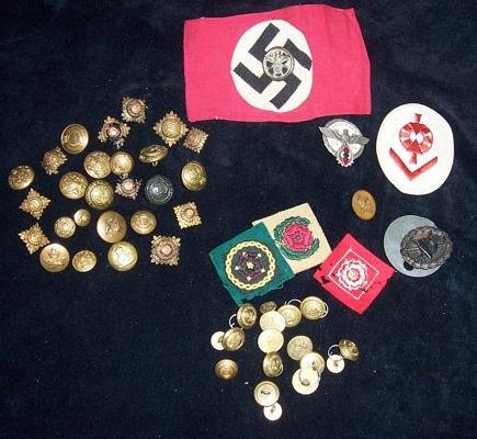 Appraisal: A quantity of buttons for the Kings Own Royal Regiment