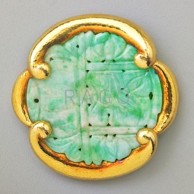 Appraisal: DAVID WEBB LARGE JADE AND K GOLD PENDANT BROOCH Round