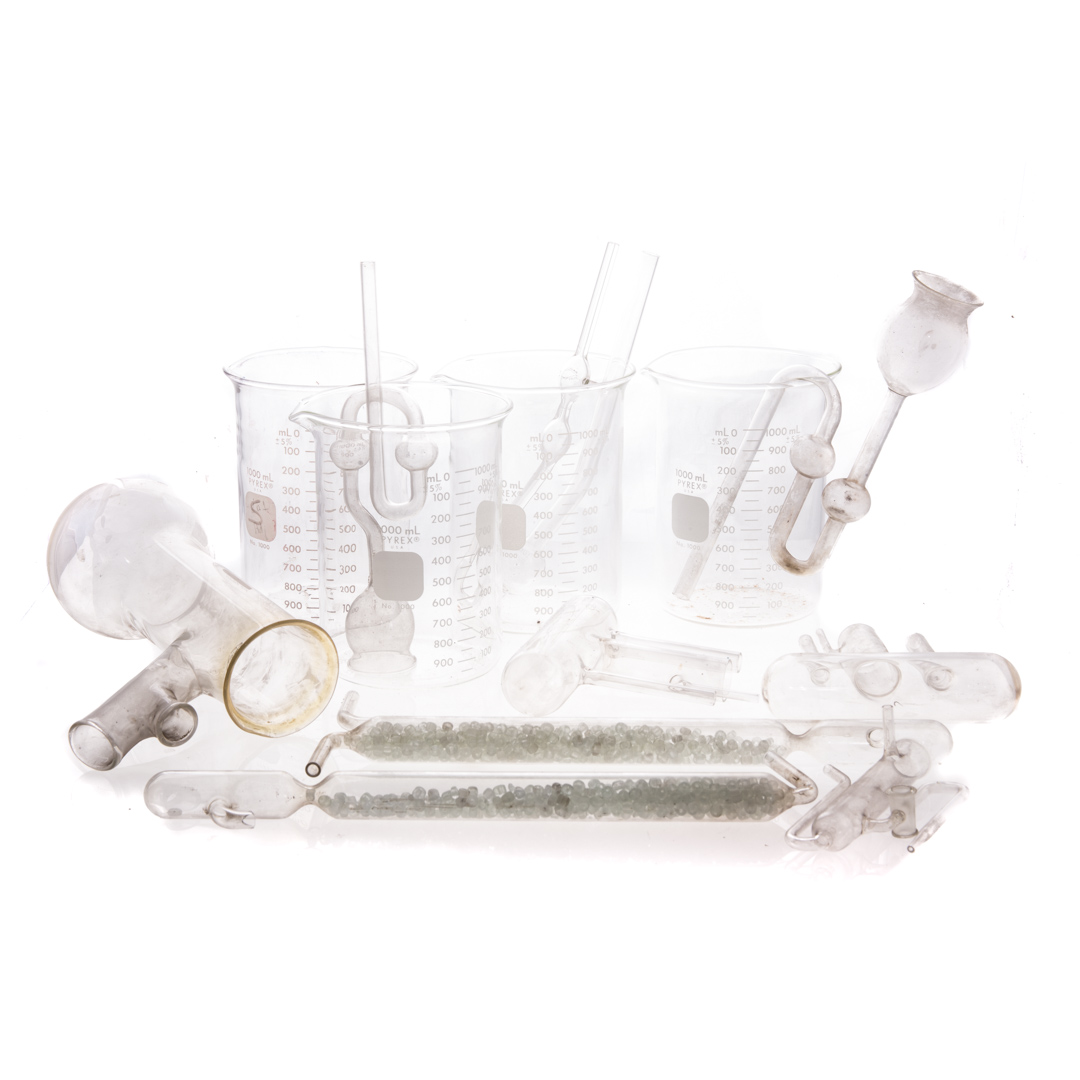 Appraisal: Assorted laboratory glass including test tubes beakers etc together with