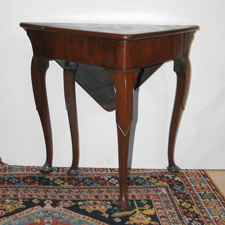 Appraisal: George II Mahogany Corner Table Estimate -