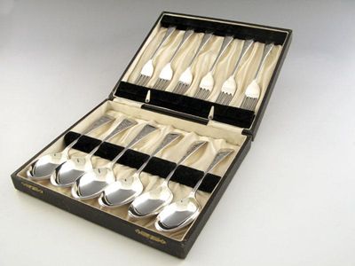 Appraisal: A set of six silver old English pattern dessert forks