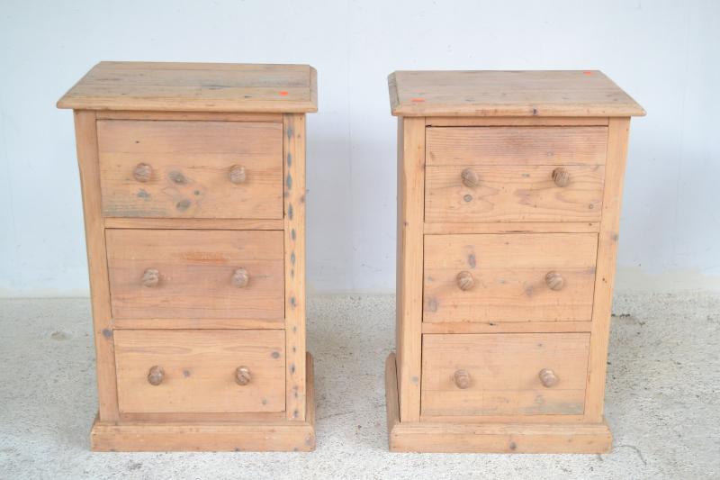 Appraisal: A PAIR OF THREE DRAWER PINE BEDSIDE CABINETS A PAIR