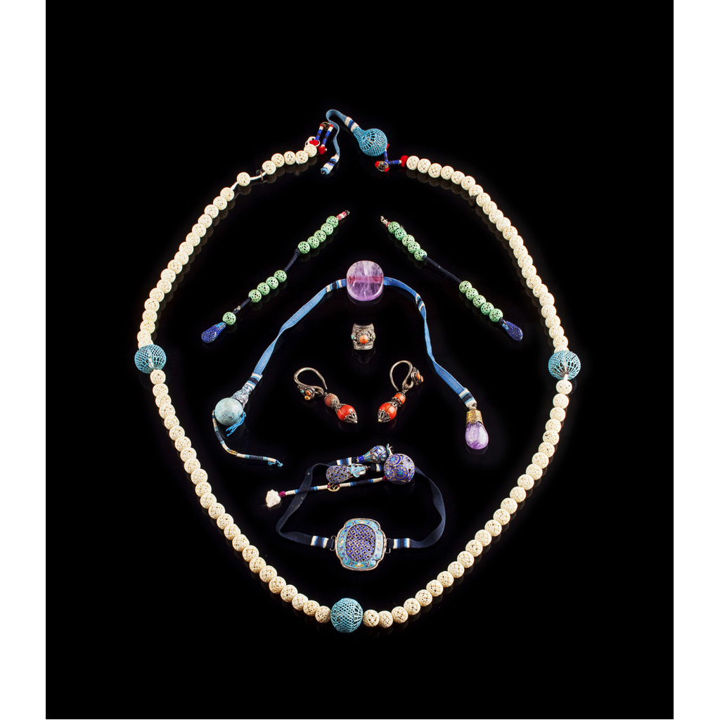 Appraisal: GROUP OF ASSORTED JEWELLERY comprising a string of prayer beads