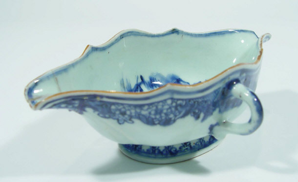 Appraisal: Chinese th Century export porcelain double lipped sauce boat with