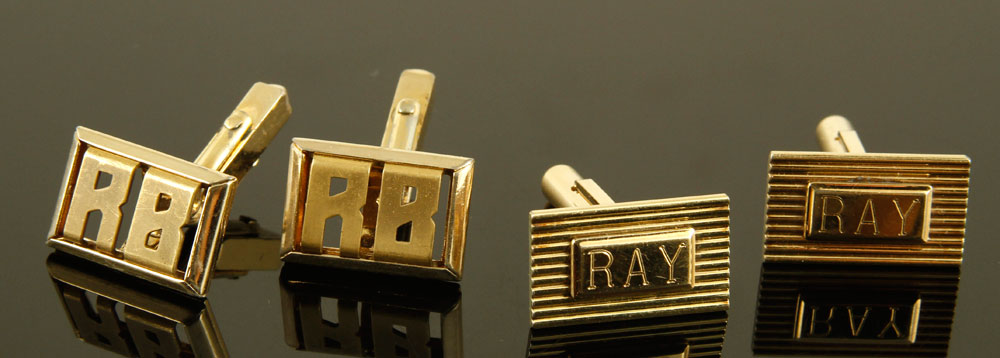 Appraisal: - Pairs Cufflinks Two pairs on cufflinks one gold one