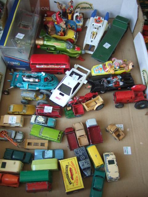 Appraisal: A quantity of Die-Cast vehicles including Matchbox Lesney vehicles from