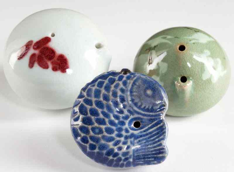 Appraisal: Three Korean Porcelain Water Droppersthe first of suppressed globular form