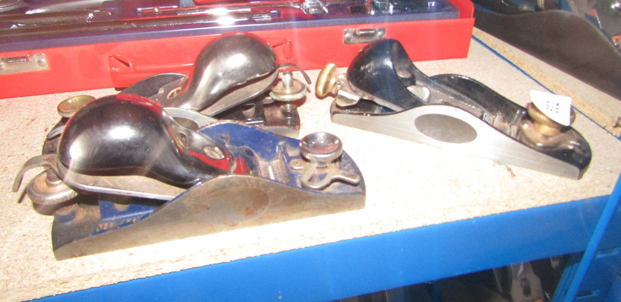 Appraisal: A Record No block plane and two Stanley block planes