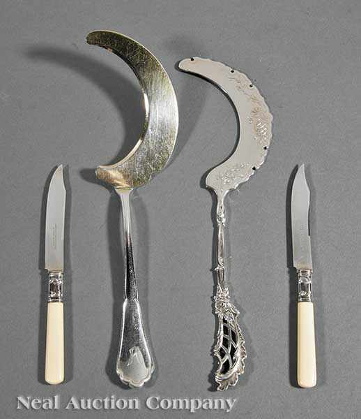 Appraisal: Two Continental Silver Aspic Knives German together with American fruit