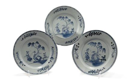 Appraisal: Set of Six Chinese Blue and White Porcelain Plates Estimate