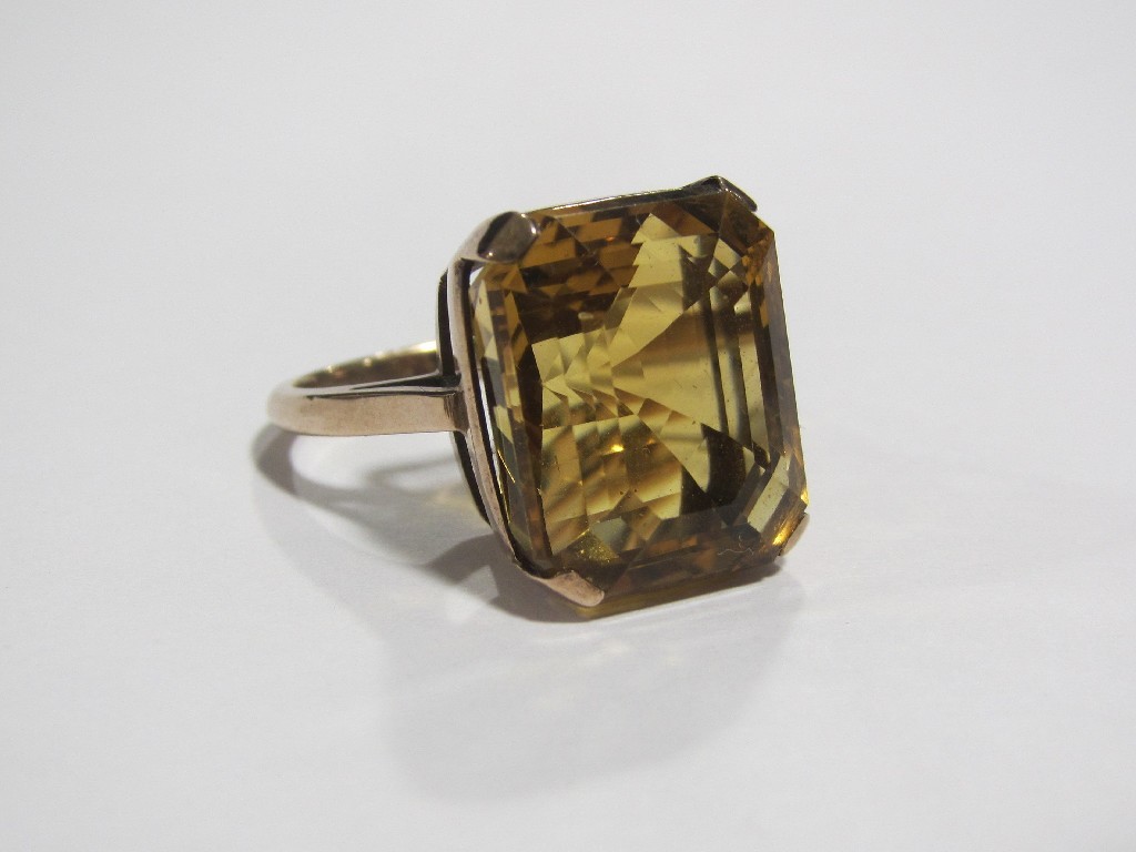 Appraisal: 's ct gold single stone citrine ring