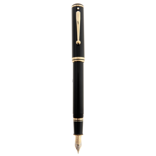 Appraisal: A Shaeffer black lacquer fountain pen Connoisseur with gold nib