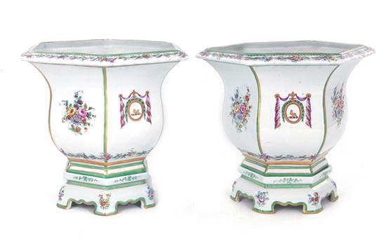 Appraisal: Pair Mottahedeh porcelain cachepots and stands H Dia pcs Provenance