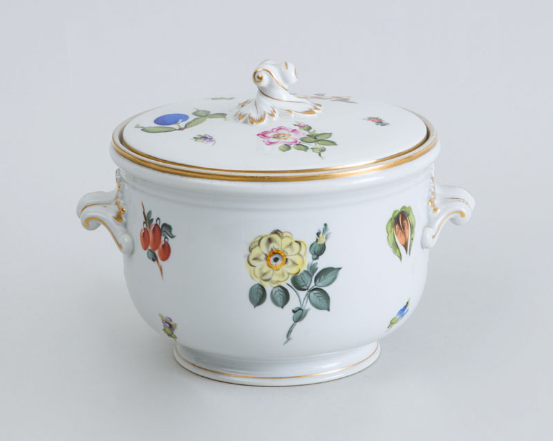 Appraisal: HEREND PORCELAIN ICE BUCKET AND COVER WITH MERCURY GLASS LINER