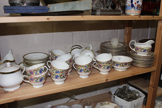 Appraisal: AN AYNSLEY PART TEASET consisting of cups saucers side plates