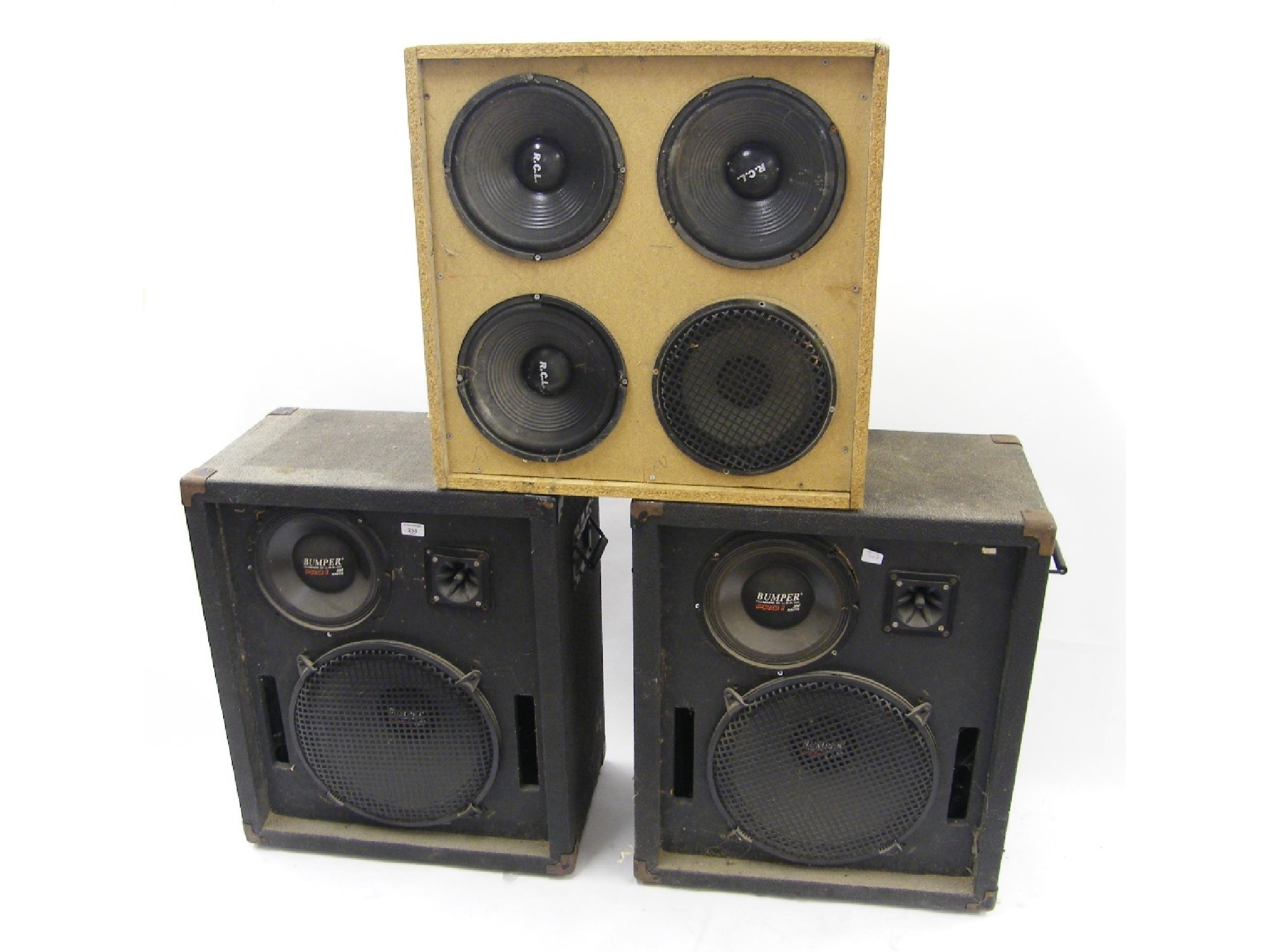 Appraisal: Two Peavey Corby E speaker cabinets both appear to be