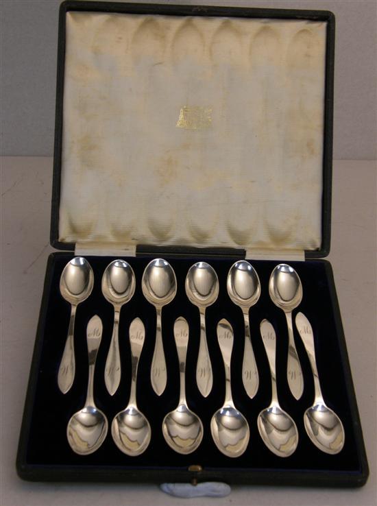 Appraisal: Set of twelve Irish silver teaspoons by Hopkins Hopkins Dublin