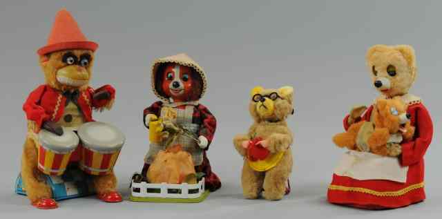 Appraisal: GROUPING OF BATTERY OP TOYS KEY WIND BEAR Includes mother