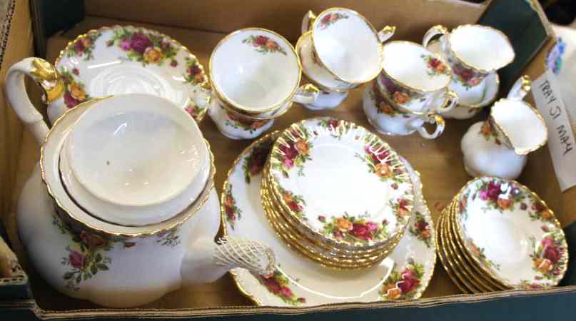 Appraisal: Tray comprising Royal Albert Old Country Roses Tea Wares comprising