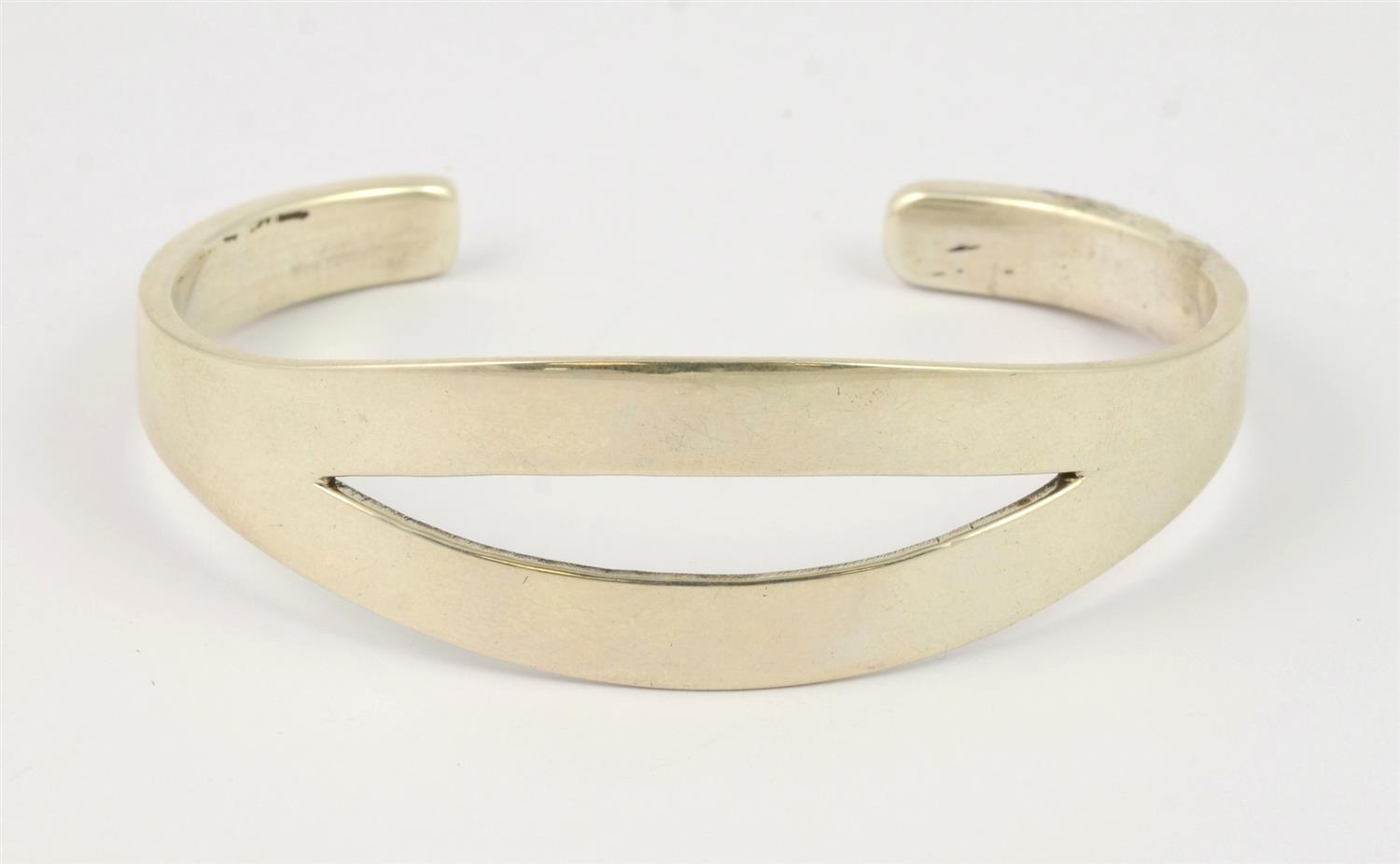 Appraisal: Allan Adler hand hammered sterling cuff bracelet - diameter TO