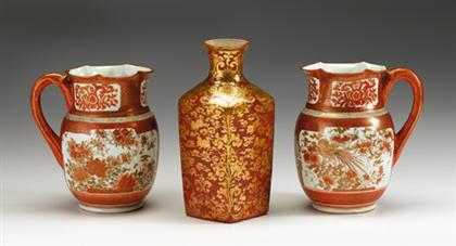 Appraisal: Pair of Japanese Kutani jugs and vase late th century