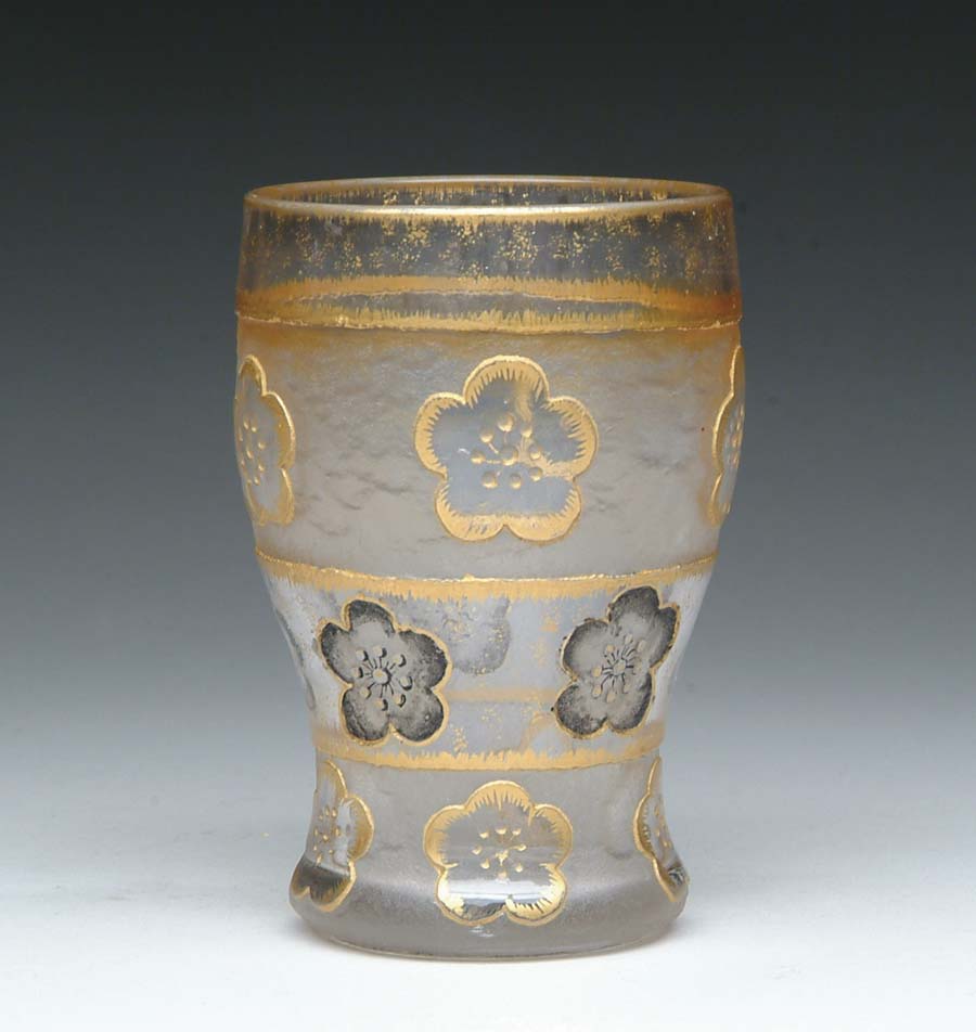 Appraisal: DAUM TUMBLER Beautiful Daum tumbler has row of clear cameo