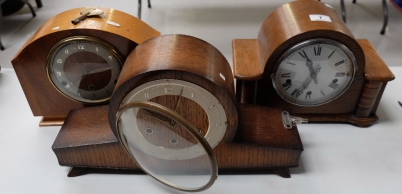 Appraisal: Oak cased Westminster chime mantle clock and two others similar