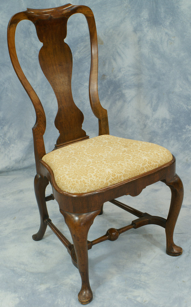 Appraisal: Walnut Queen Anne style spoon back side chair with balloon