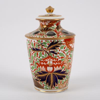 Appraisal: A Chamberlain's Worcester Imari pattern cylindrical bough pot and cover