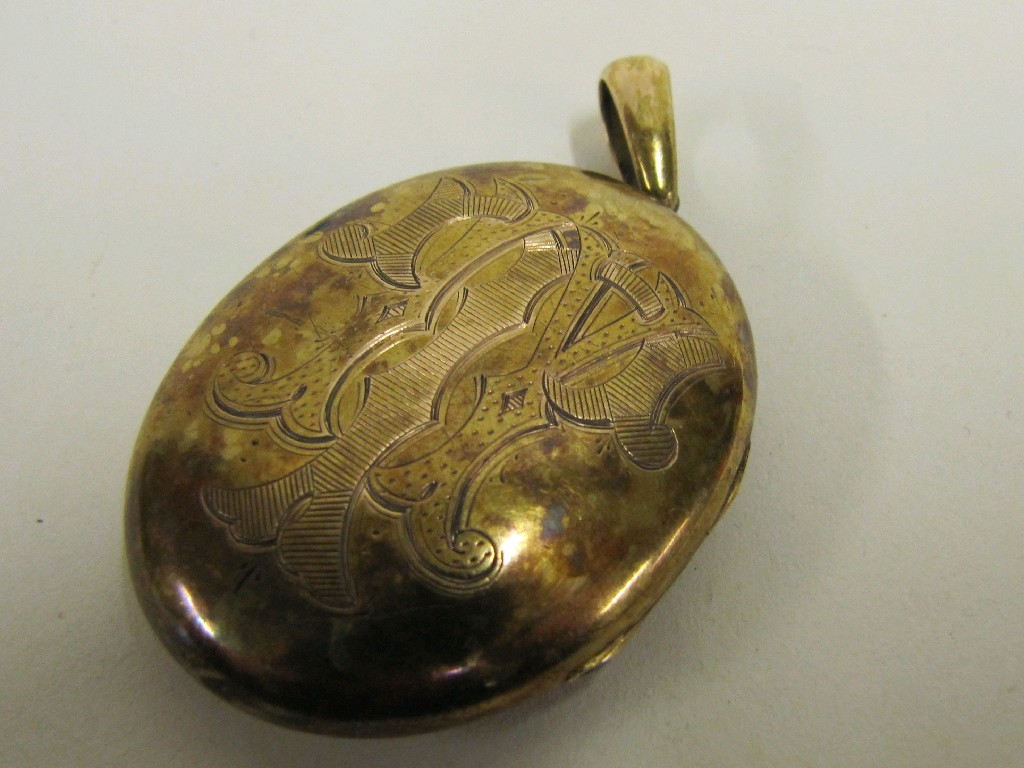 Appraisal: Victorian yellow metal locket cm x cm approx