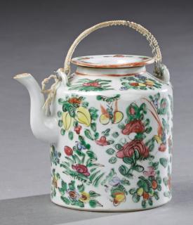 Appraisal: Chinese Famille Rose Porcelain Covered Teapot lat Chinese Famille Rose