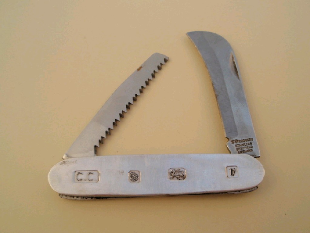 Appraisal: A silver cased pruning knife by Rogers of Sheffield case