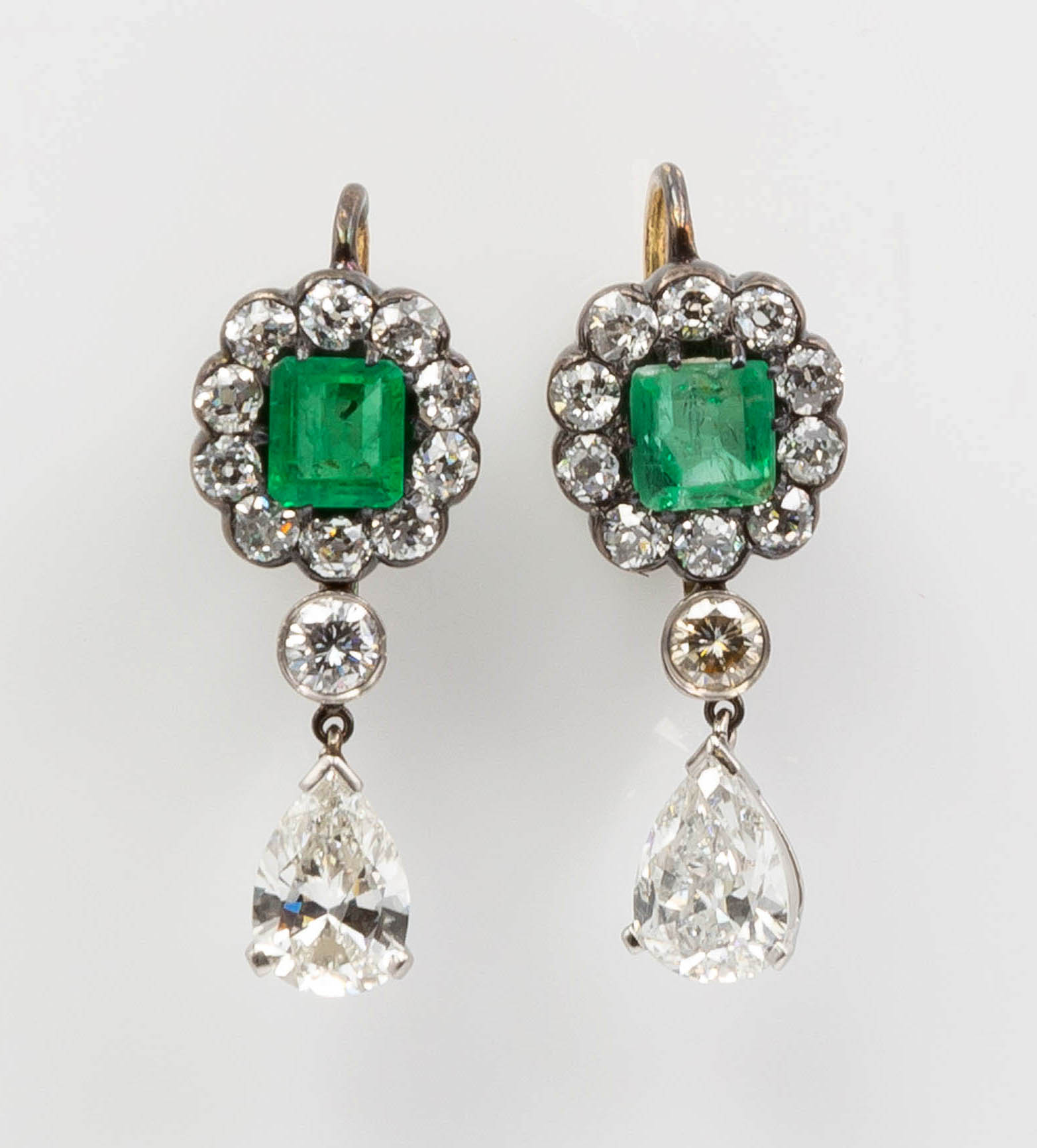 Appraisal: K GOLD DIAMOND AND EMERALD CLIP BACK EARRINGS Antique silver