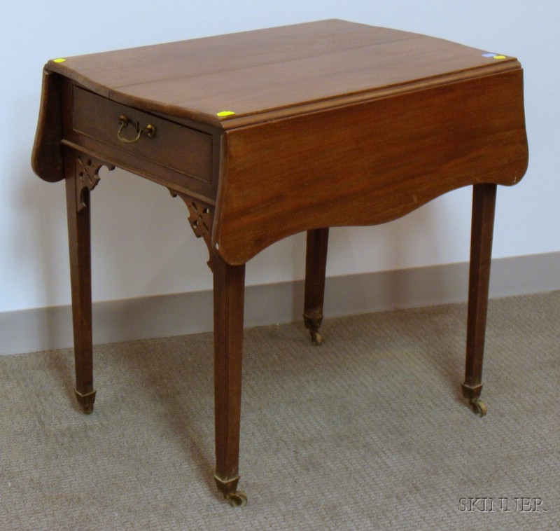 Appraisal: Georgian-style Mahogany Pembroke Table with Drawer