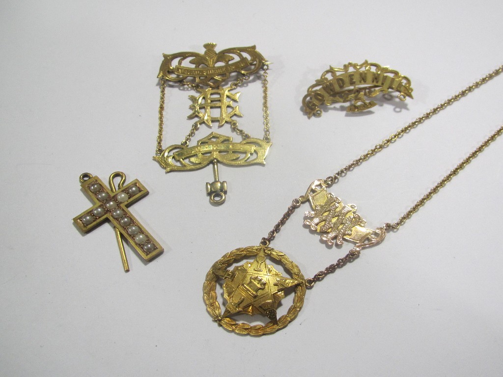 Appraisal: Lot comprising ct gold Masonic pieces to include Eastern star