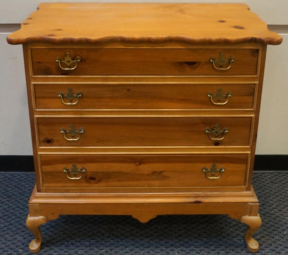 Appraisal: THOMASVILLE QUEEN ANNE STYLE PINE CHEST OF DRAWERS X X