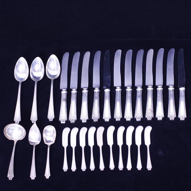 Appraisal: Whiting Gorham 'King Albert' sterling silver flatware knives and servers