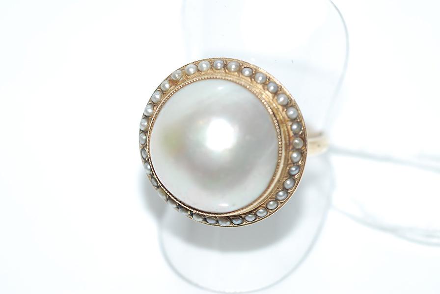 Appraisal: A MABE PEARL AND SEED PEARL RING IN CT GOLD