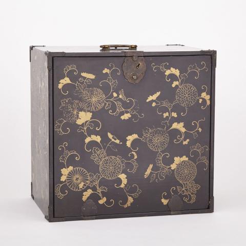 Appraisal: Japanese Gilt Decorated Black Lacquer Jewellery Chest early-mid th century