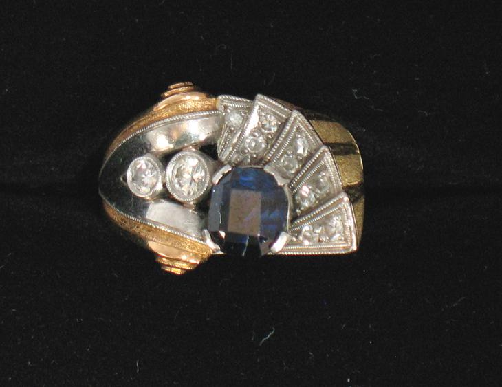 Appraisal: AN ART DECO SAPPHIRE AND DIAMOND DRESS RING the step-cut