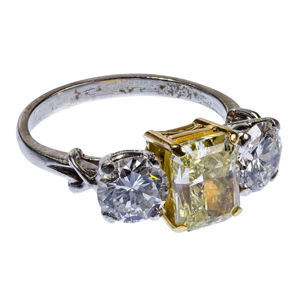 Appraisal: PLATINUM K YELLOW GOLD AND DIAMOND RINGHaving a radiant-shape cut