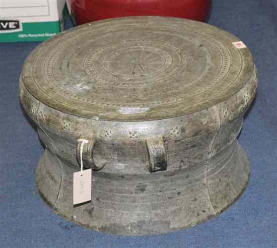 Appraisal: A Chinese Ming style bronze drum of circular waisted form