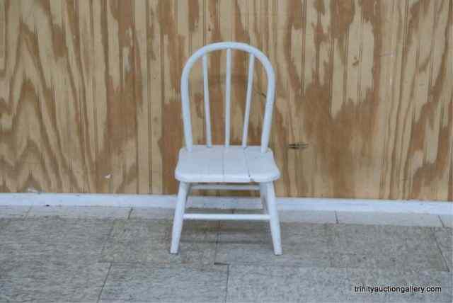 Appraisal: Vintage Bow Back Painted Child's Chairc 's is nice little