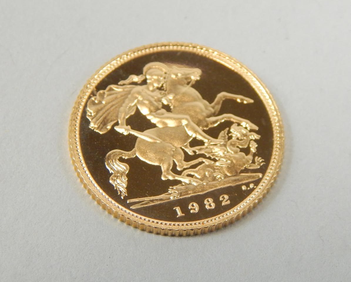 Appraisal: A Queen Elizabeth II gold proof half sovereign cased