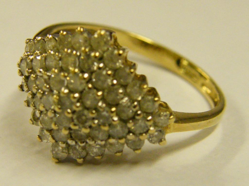 Appraisal: ct diamond cluster ring size P Q