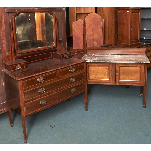 Appraisal: An Edwardian mahogany and broken line inlaid dressing chest on