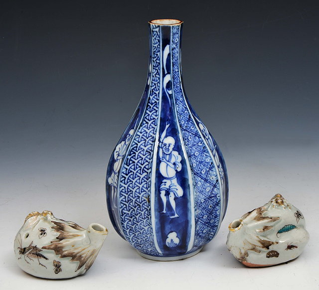 Appraisal: A JAPANESE BLUE AND WHITE VASE decorated with bands of