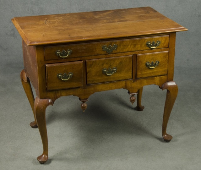 Appraisal: Maple New England LowboyHaving thumb-molded top above one-over-three thumb-molded drawers