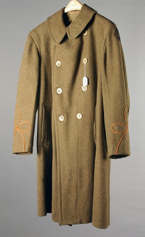 Appraisal: nd Lieutenants great coat with th Division insignia