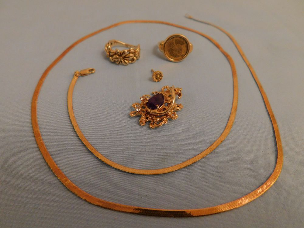 Appraisal: LOT ASSORTED GOLD JEWELRY Lot of gold jewelry including k